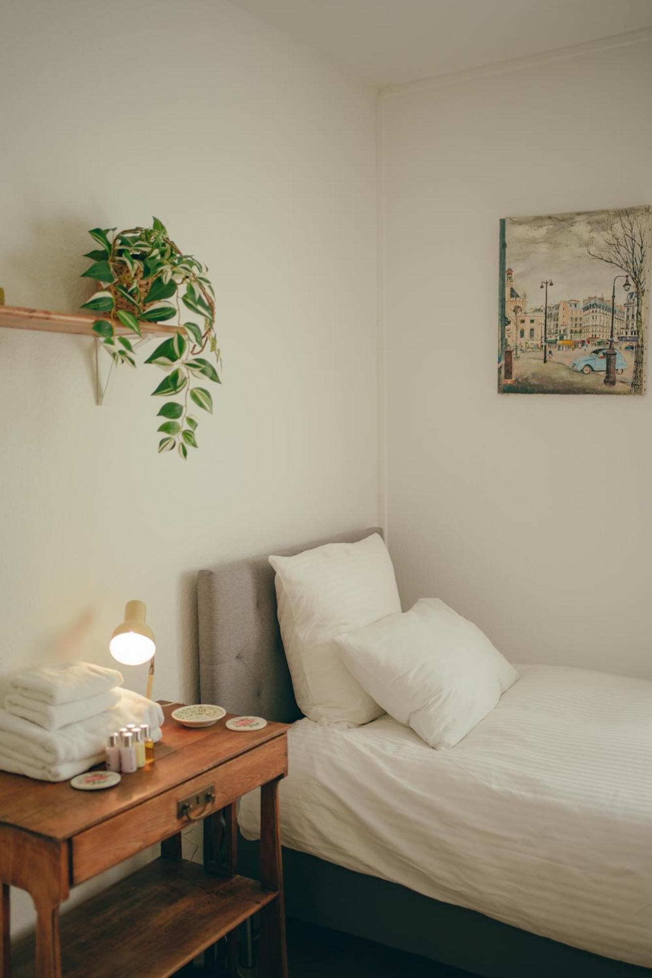 Cozy Garden Rooms เชอวิลยี-ลารุย ภายนอก รูปภาพ
