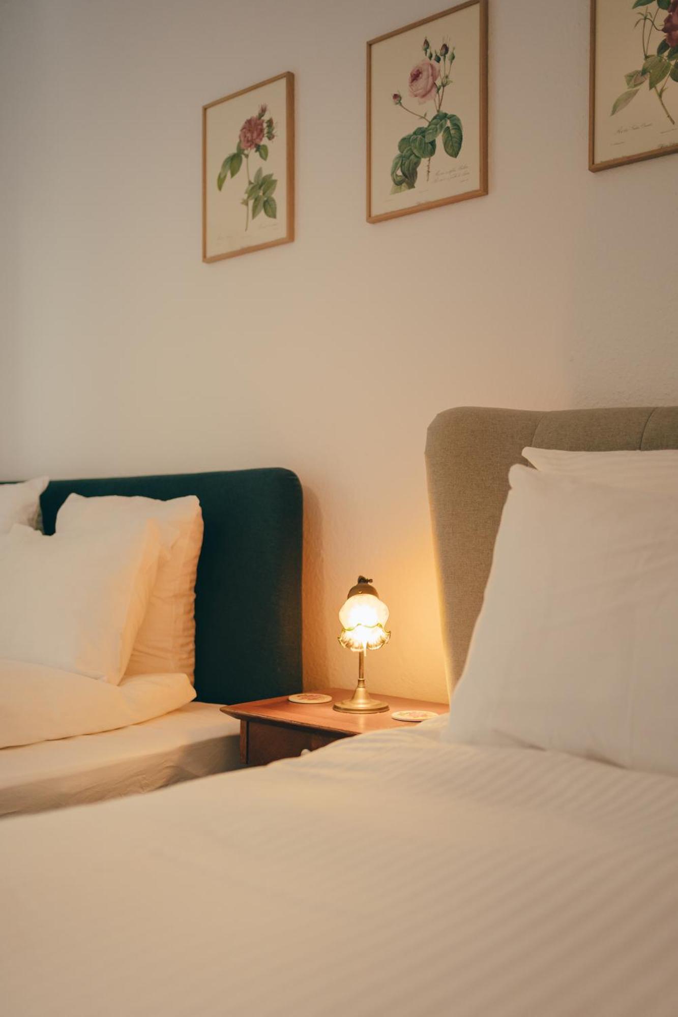 Cozy Garden Rooms เชอวิลยี-ลารุย ภายนอก รูปภาพ
